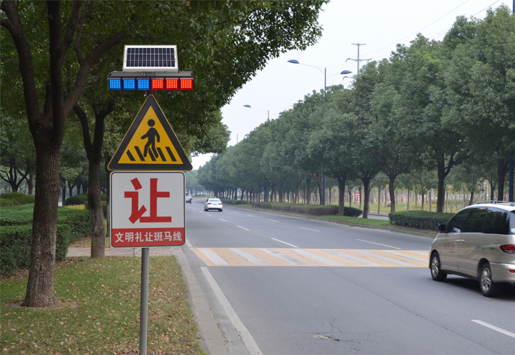 太陽(yáng)能警示燈的介紹、太陽(yáng)能爆閃燈的應(yīng)用