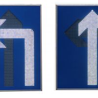 2、直行左轉可變車道標牌（不帶分道線）