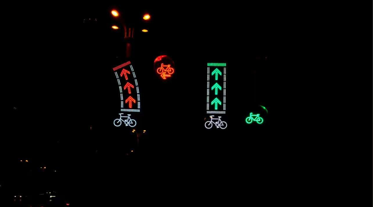 非機動車LED導向指引牌獲得客戶好評，路口效果明顯！